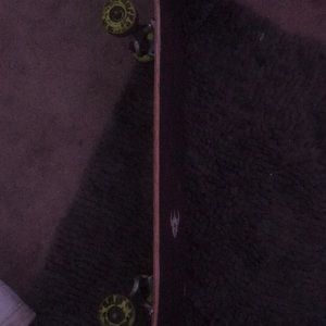 I’m selling a skateboard